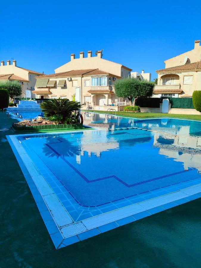 Casa De Buenos Dias Leilighet Torrevieja Eksteriør bilde