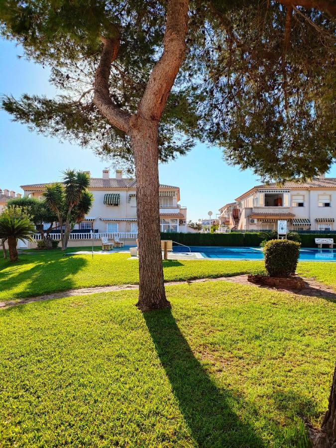 Casa De Buenos Dias Leilighet Torrevieja Eksteriør bilde